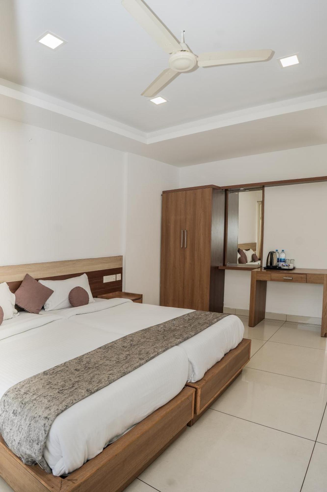 Hotel Lets Stay Kochi エクステリア 写真